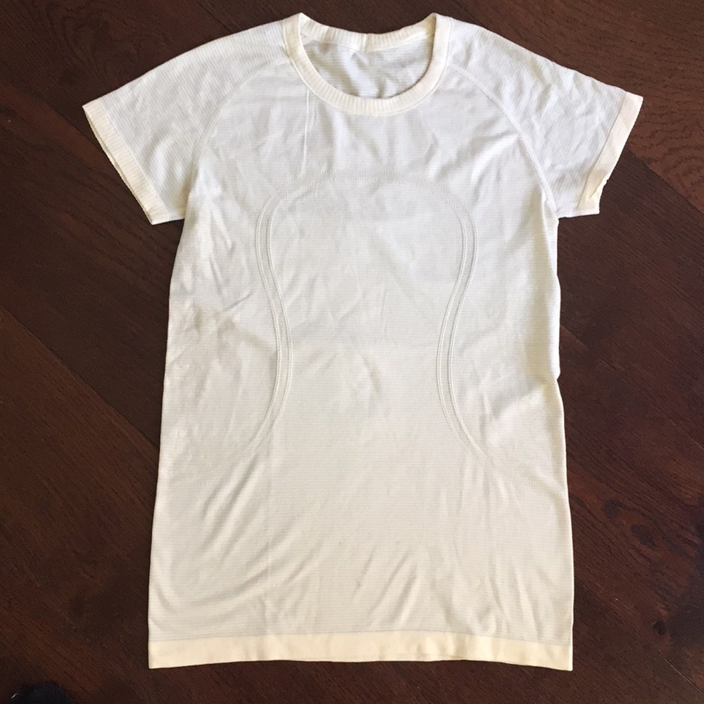Lululemon cream swiftly tee